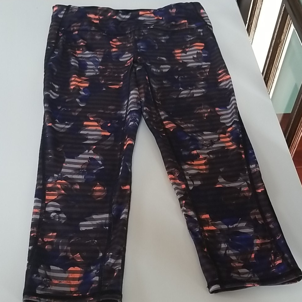 New Gap fit leggings Capris Size S